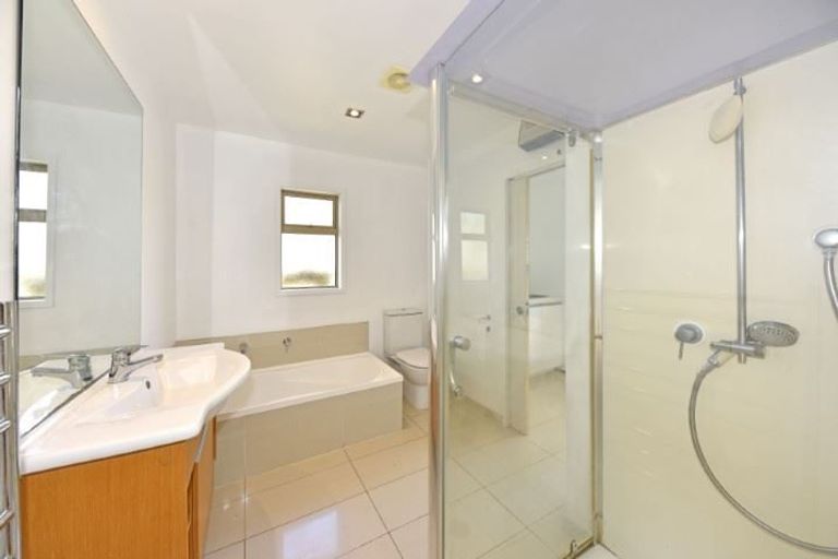 Photo of property in 6 Curletts Road, Sockburn, Christchurch, 8042