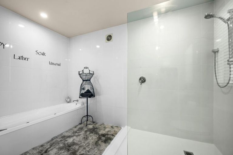 Photo of property in 67 Kittiwake Drive, Schnapper Rock, Auckland, 0632