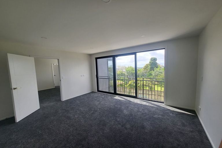 Photo of property in 165 Waimumu Road, Massey, Auckland, 0614