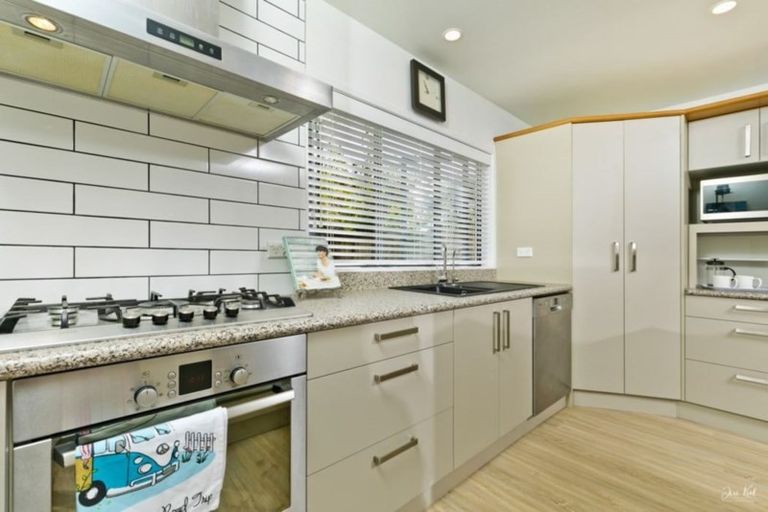 Photo of property in 17 Nigel Road, Browns Bay, Auckland, 0630