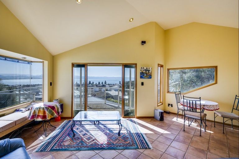 Photo of property in 122a Chaucer Road, Hospital Hill, Napier, 4110