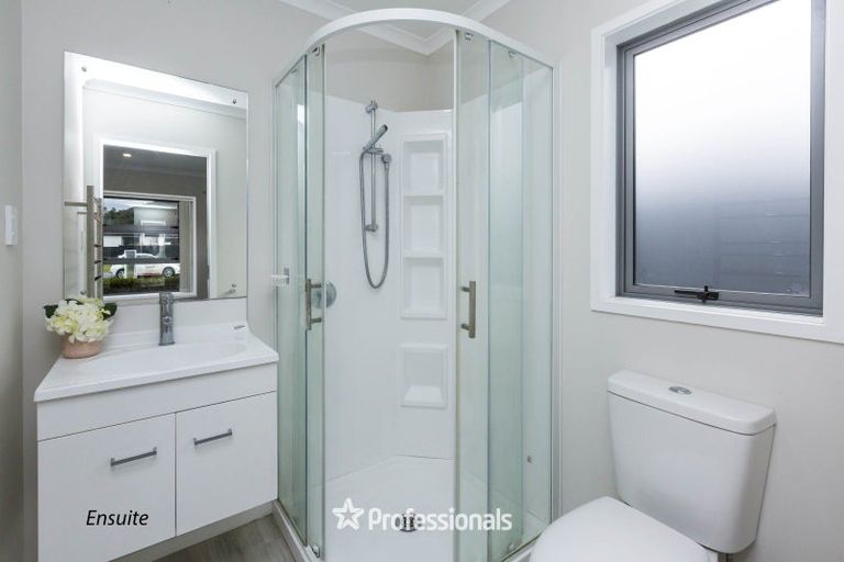 Photo of property in 12 Buddle Road, Wallaceville, Upper Hutt, 5018