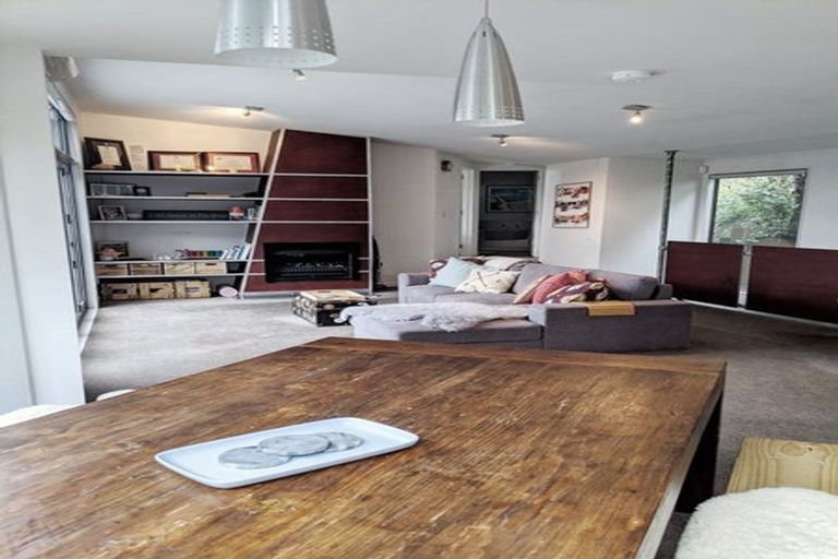 Photo of property in 126 Creswick Terrace, Northland, Wellington, 6012