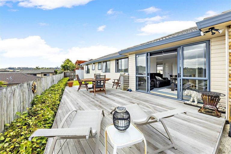 Photo of property in 19 Frederick Reece Drive, The Gardens, Auckland, 2105
