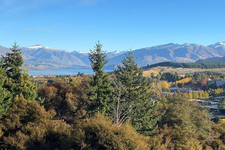Photo of property in 5 Weatherall Close, Wanaka, 9305