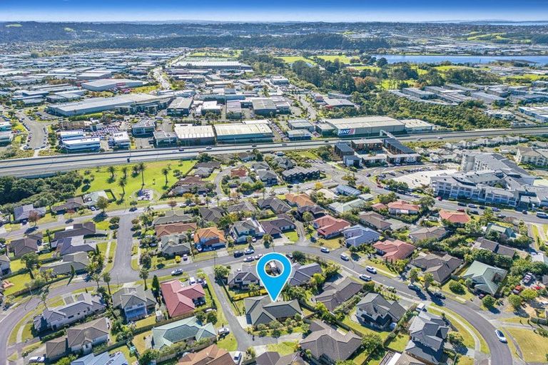 Photo of property in 19 Black Teal Close, Unsworth Heights, Auckland, 0632