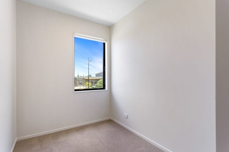 Photo of property in 1 Kohepiro Lane, Rosehill, Papakura, 2113