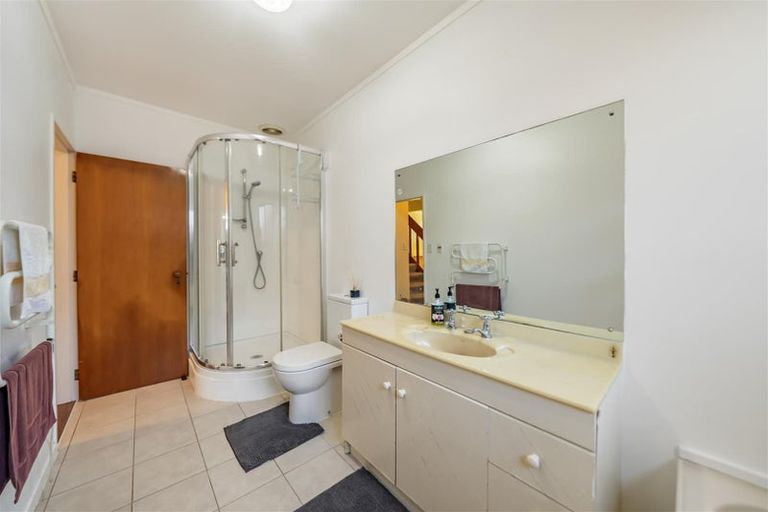 Photo of property in 10 Ordley Grove, Tawa, Wellington, 5028