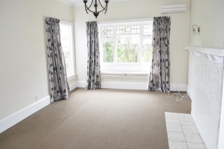 Photo of property in 35 Weka Street, Fendalton, Christchurch, 8041