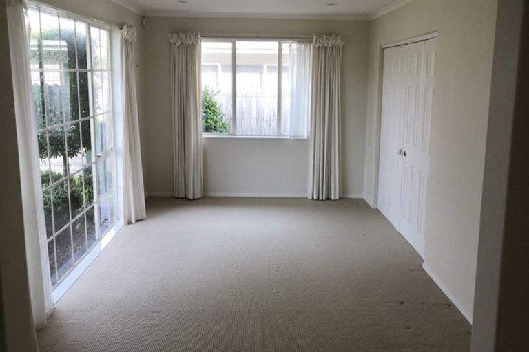 Photo of property in 10 Trovare Place, Golflands, Auckland, 2013