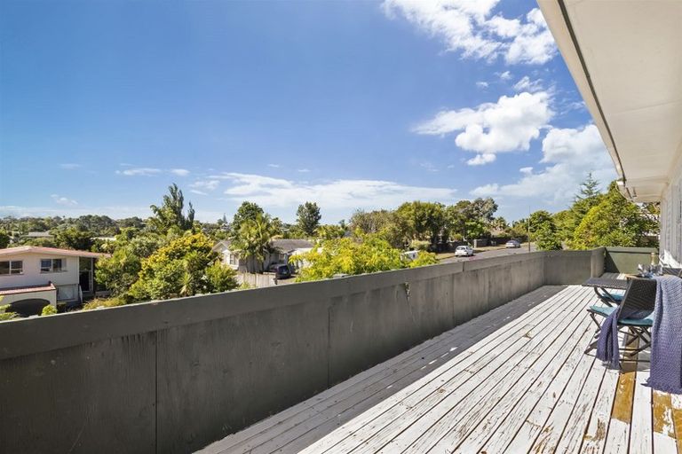 Photo of property in 33 Weatherly Road, Torbay, Auckland, 0630