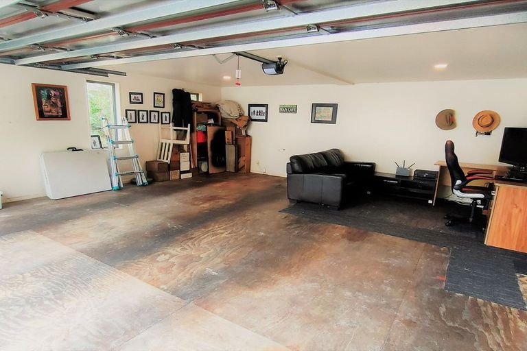 Photo of property in 2/27b Balmain Road, Birkenhead, Auckland, 0626