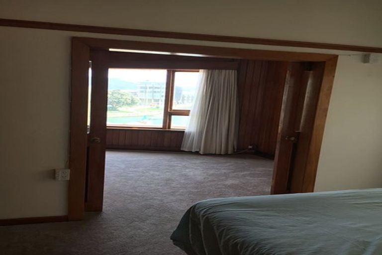 Photo of property in 82 Oriental Parade, Oriental Bay, Wellington, 6011