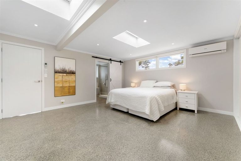 Photo of property in 72 Hanham Road, Kumeu, 0891