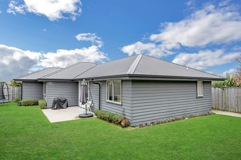 Photo of property in 16 Mark Ball Drive, Pokeno, 2402