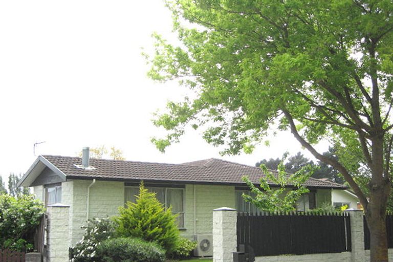 Photo of property in 9 Clivedon Place, Redwood, Christchurch, 8051
