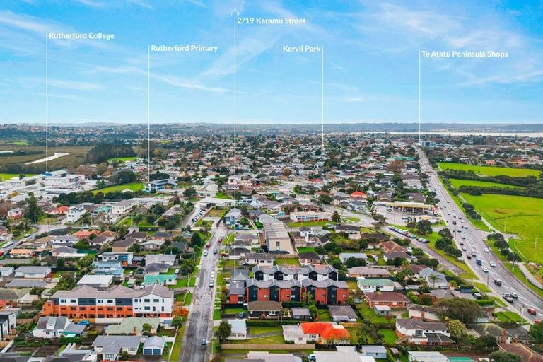 Photo of property in 2/19 Karamu Street, Te Atatu Peninsula, Auckland, 0610