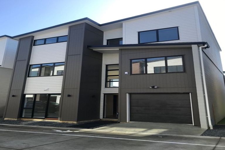 Photo of property in 21c Roseberry Avenue, Birkenhead, Auckland, 0626