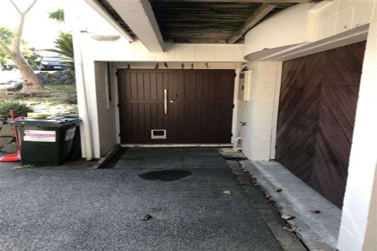 Photo of property in 23 Elsted Place, Goodwood Heights, Auckland, 2105