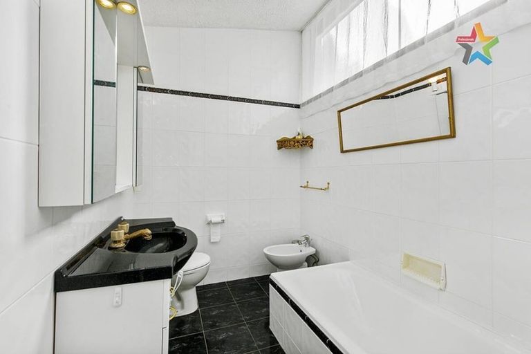 Photo of property in 20 Park Avenue, Epuni, Lower Hutt, 5011