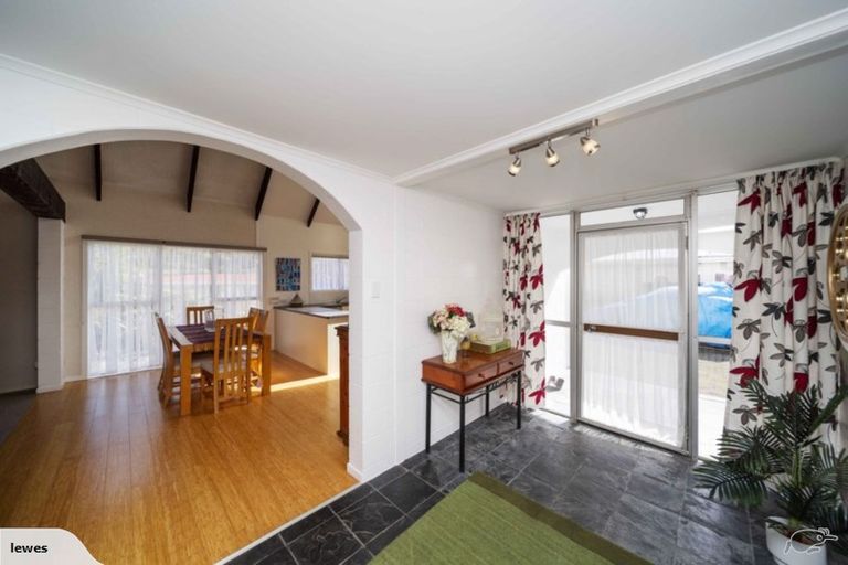 Photo of property in 13 Ambury Place, Merrilands, New Plymouth, 4312