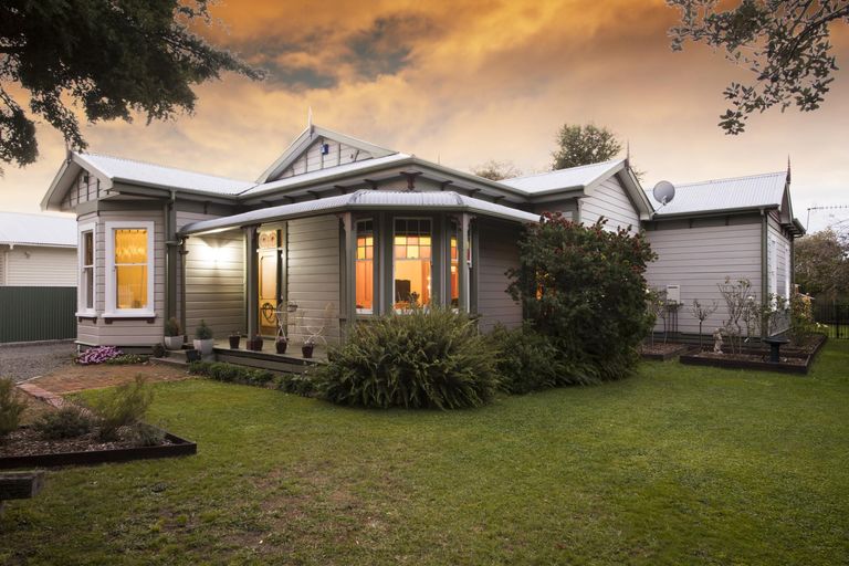 Photo of property in 301 College Street, West End, Palmerston North, 4410