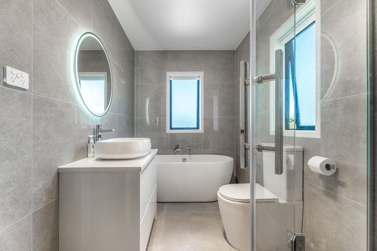 Photo of property in 21a Brixton Road, Manly, Whangaparaoa, 0930