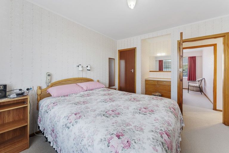 Photo of property in 2/4 Severn Place, Spotswood, New Plymouth, 4310