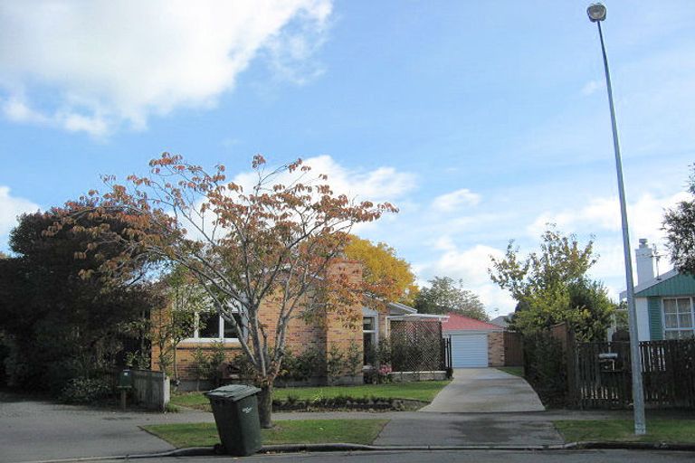 Photo of property in 10 Seagrave Place, Ilam, Christchurch, 8041