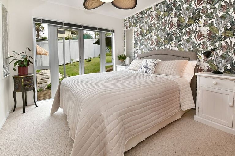 Photo of property in 18 Tamatea Drive, Snells Beach, 0920