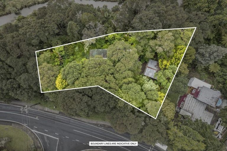 Photo of property in 170 Laingholm Drive, Laingholm, Auckland, 0604