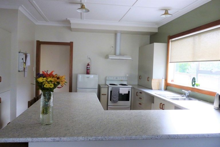 Photo of property in 9 Domett Street, Opunake, 4616