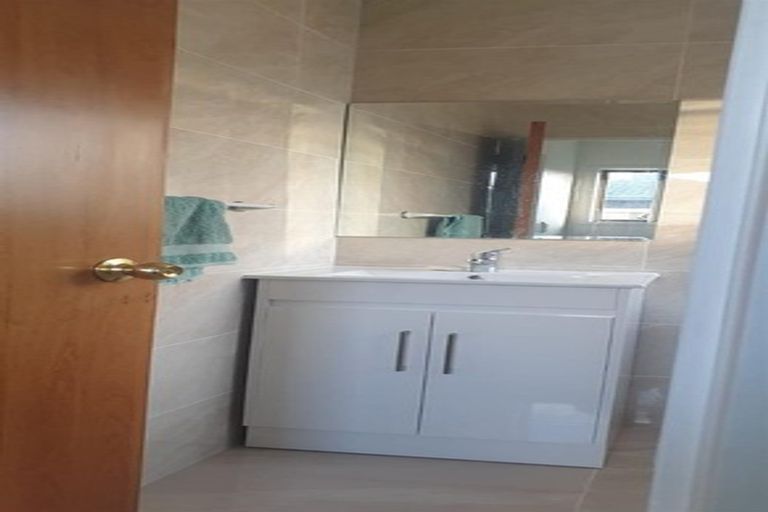 Photo of property in 2/134a Kolmar Road, Papatoetoe, Auckland, 2025