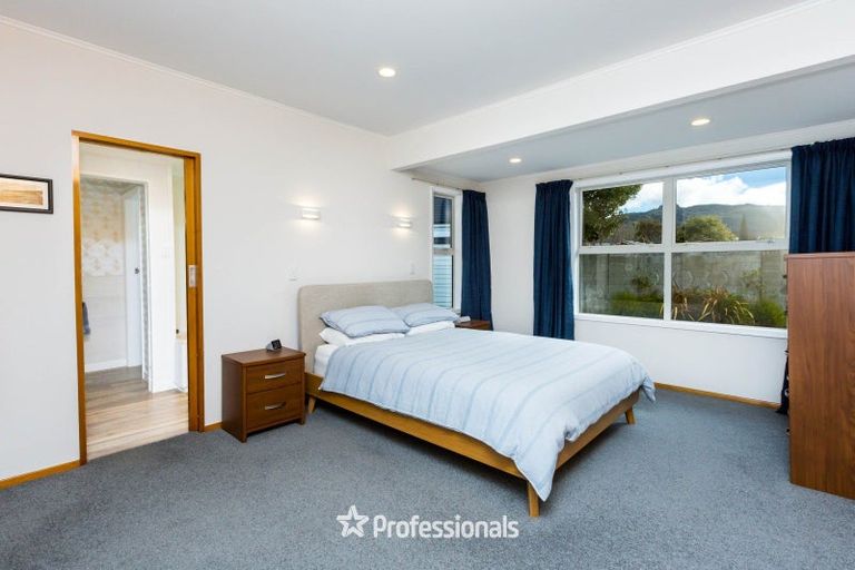 Photo of property in 7b Chatsworth Road, Silverstream, Upper Hutt, 5019