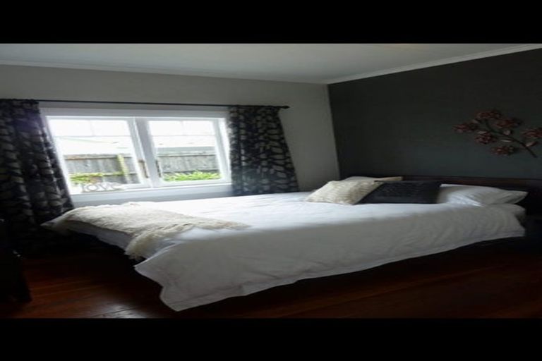 Photo of property in 27 Oxford Street, Fairfield, Hamilton, 3214