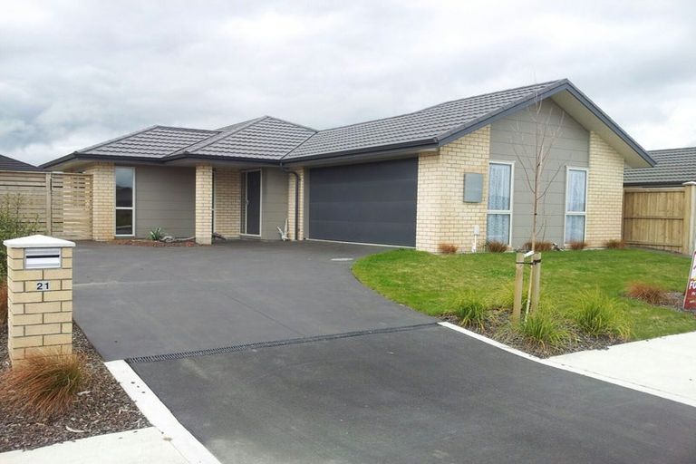 Photo of property in 21 Faringdon Boulevard, Rolleston, 7615