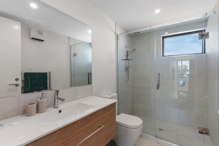 Photo of property in 5/6 Skibbereen Drive, Halswell, Christchurch, 8025