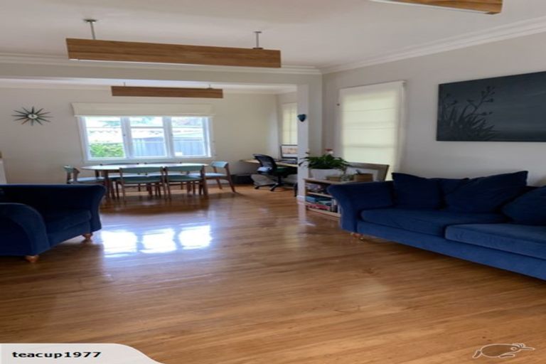 Photo of property in 2a Barberry Lane, Te Atatu Peninsula, Auckland, 0610