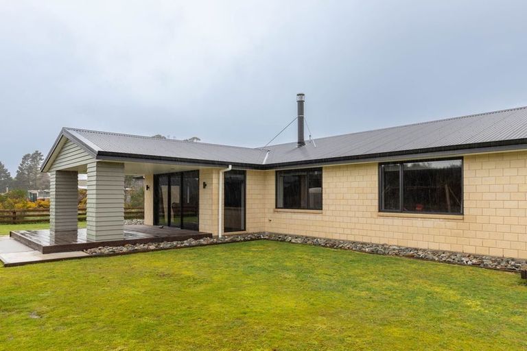 Photo of property in 29 Greenstone Road, Kumara, 7832