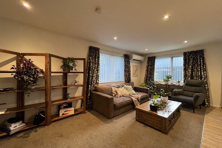 Photo of property in 11 Jefferson Close, Halswell, Christchurch, 8025