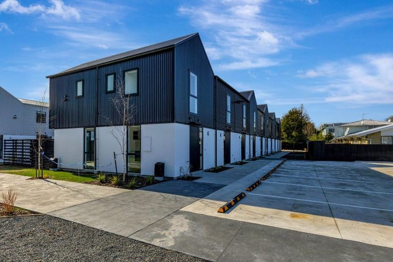 Photo of property in 7/9 Grove Road, Addington, Christchurch, 8024