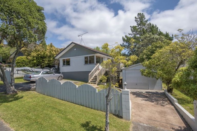 Photo of property in 3 Theban Place, Totara Vale, Auckland, 0629