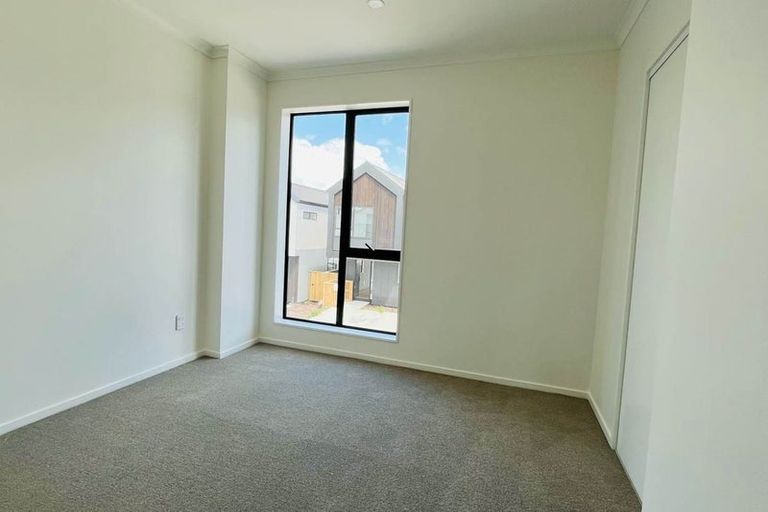 Photo of property in 8 Laurelia Place, Wiri, Auckland, 2104