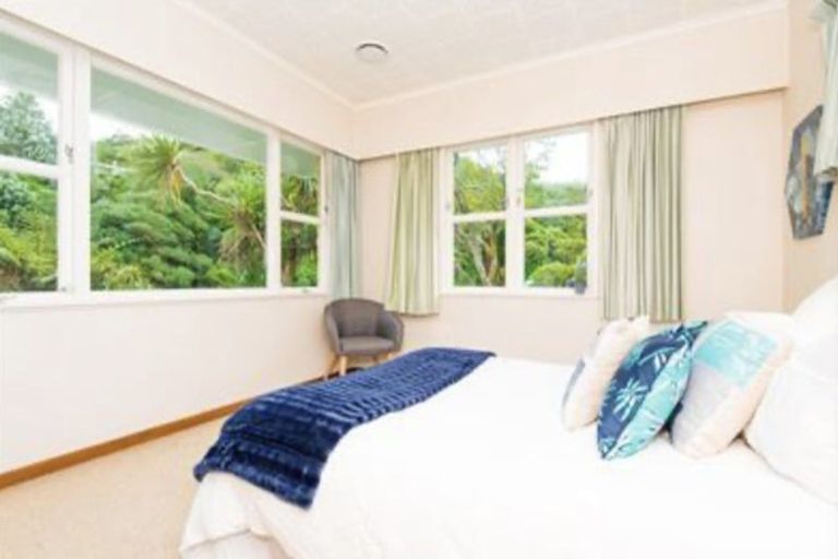 Photo of property in 74 Dowse Drive, Maungaraki, Lower Hutt, 5010