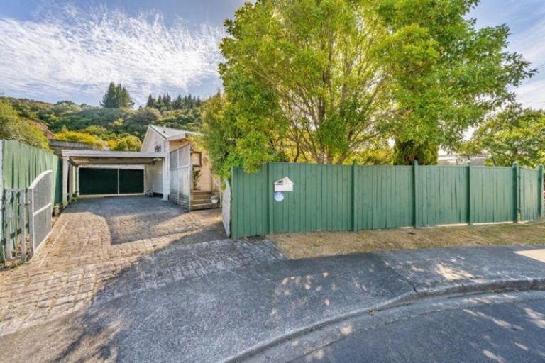 Photo of property in 6 Edmund Lomas Grove, Birchville, Upper Hutt, 5018