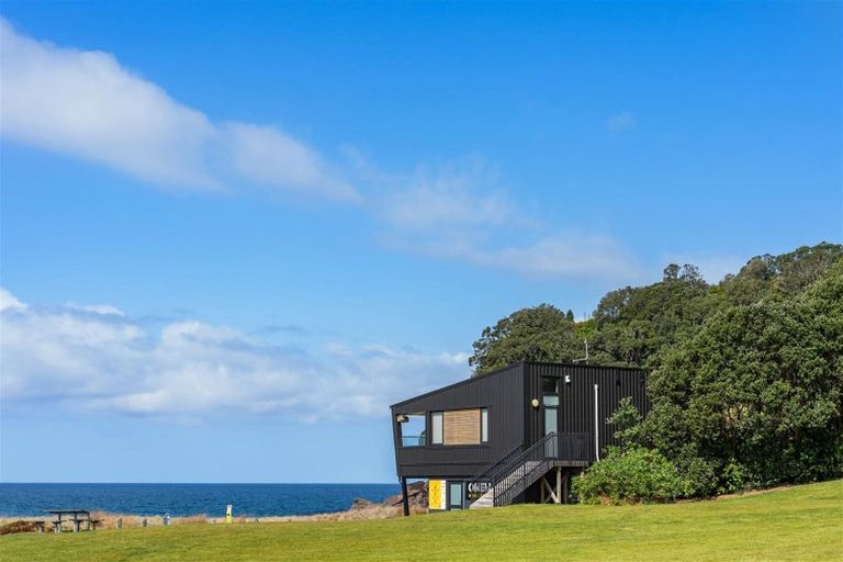 Photo of property in 121 Onemana Drive, Onemana, Whangamata, 3691