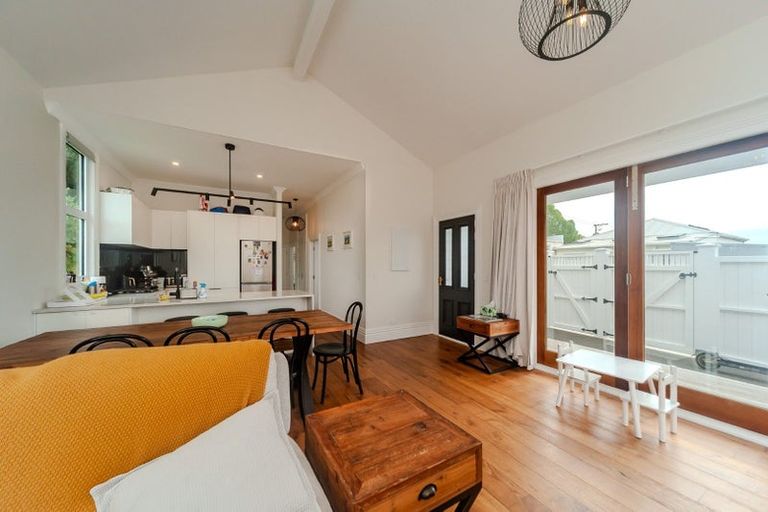 Photo of property in 1 Torquay Terrace, Newtown, Wellington, 6021