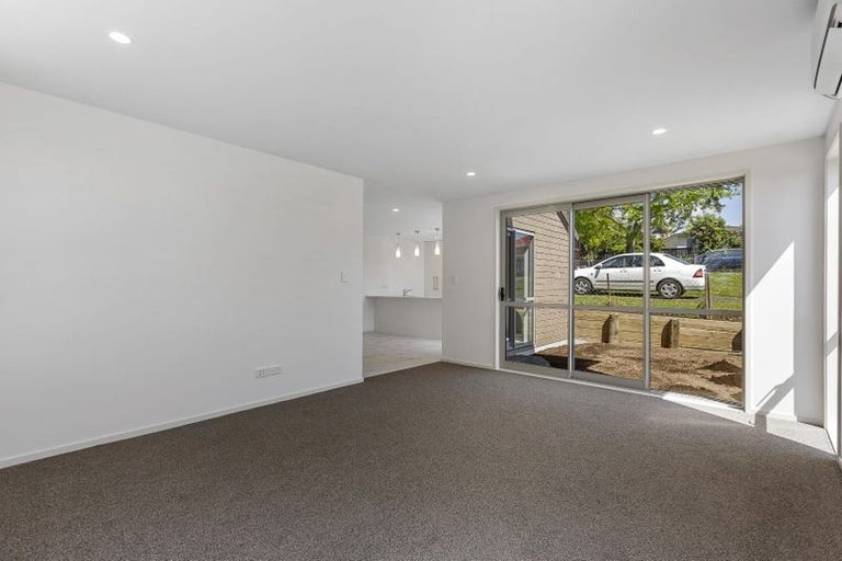 Photo of property in 47a Lynwood Road, New Lynn, Auckland, 0600