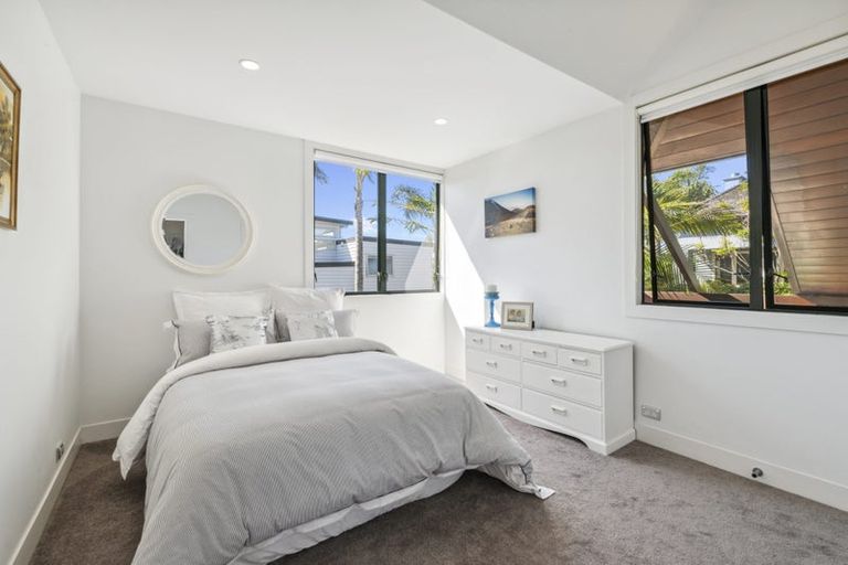 Photo of property in 2/2 The Esplanade, Campbells Bay, Auckland, 0630