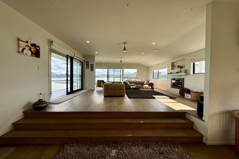 Photo of property in 62 The Terrace, Herald Island, Auckland, 0618